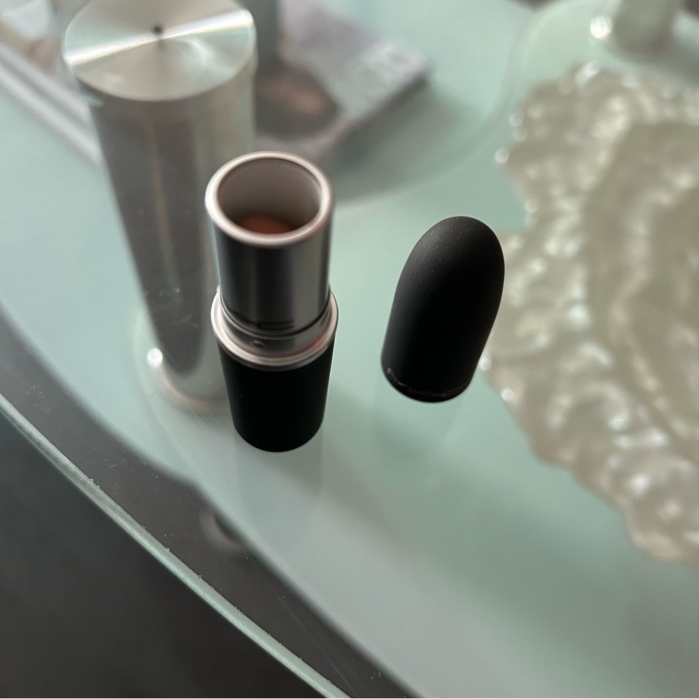 MAC Lipstick - Picture 2 of 7